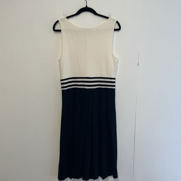 Lands End Sleeveless White & Blue Below The Knee J25 - Picture 2 of 4